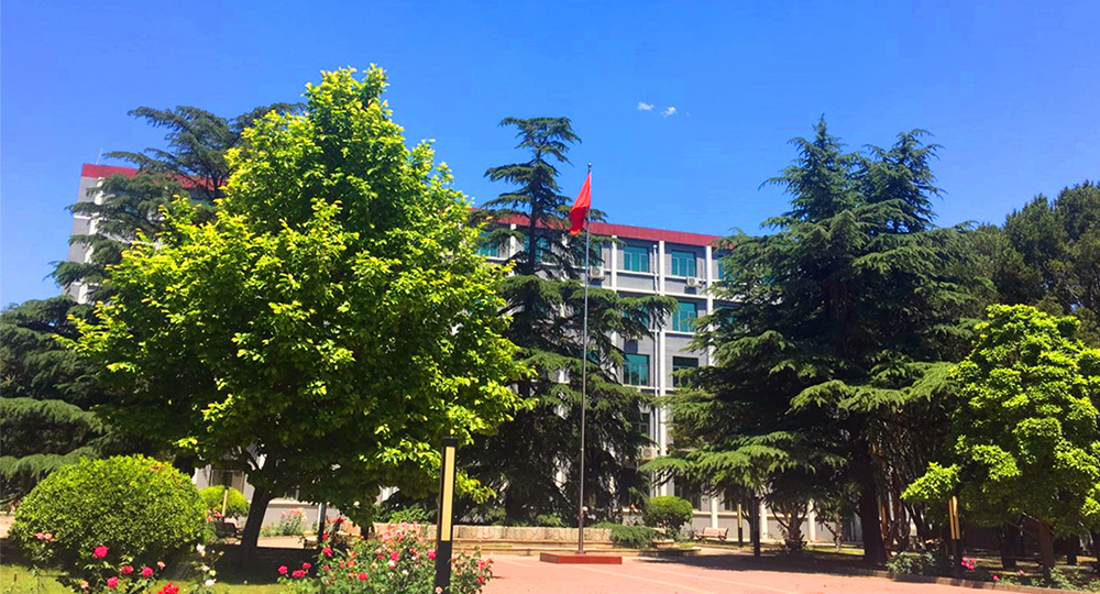 北京卫生职业学院：校名题写 / 校徽设计