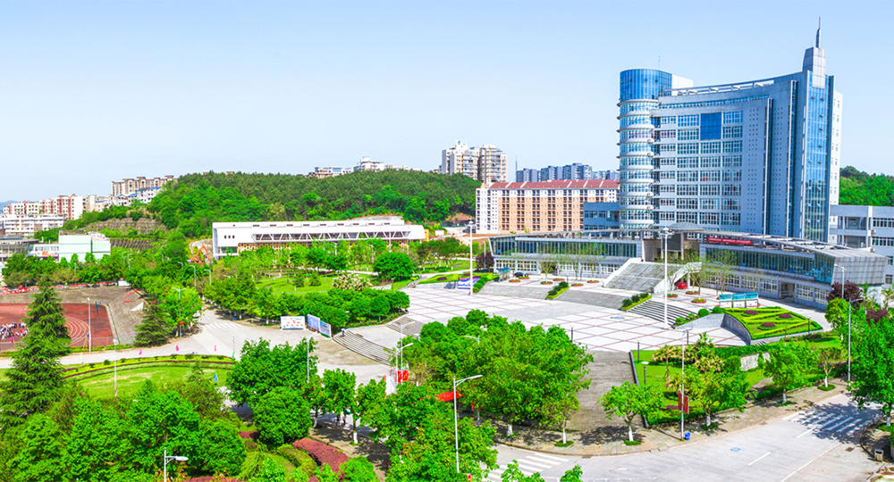 川北医学院：校名题写 / 校徽设计