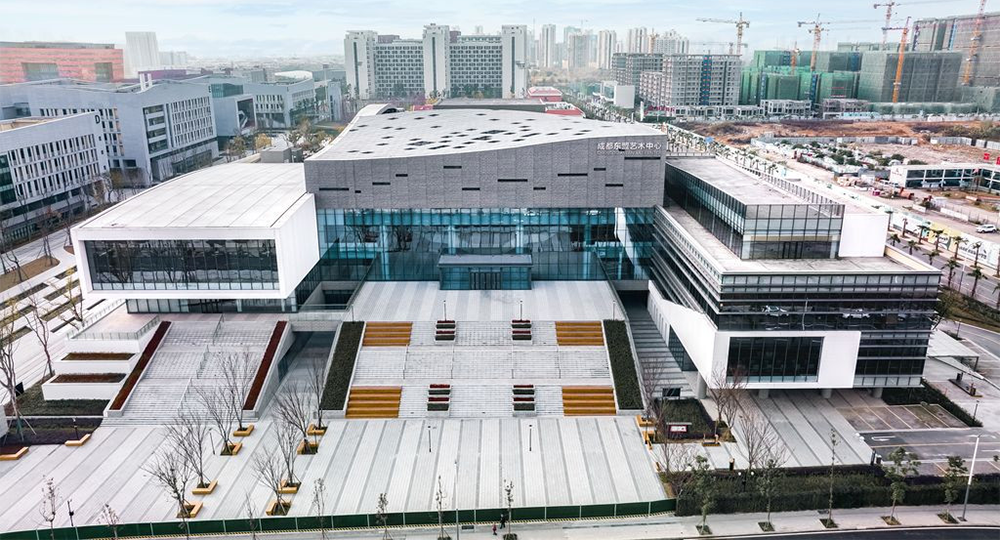 成都大学：校名题写 / 校徽设计