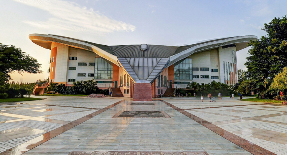成都信息工程大学：校名题写 / 校徽设计